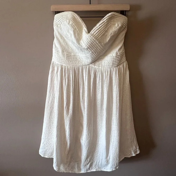 Women's L Kimchi Blue Strapless Cream Color Dress Fit Flare Pleated Sweetheart - Picture 4 of 12